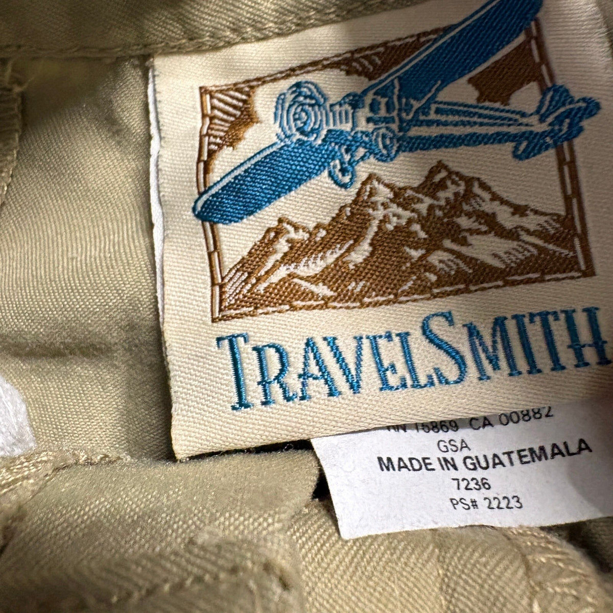 TravelSmith Mens 34 Khaki Tan Pleated Gurkha Side Buckle Nylon Travel Shorts