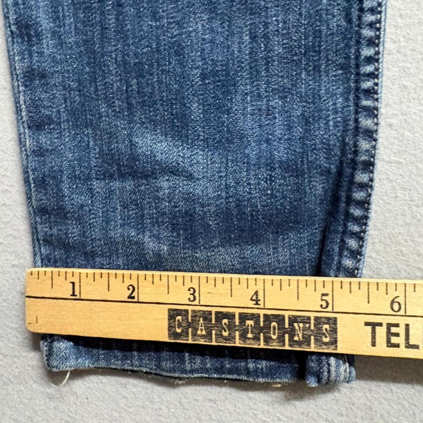 Levis 528 Curvy Cut Jeans Womens 3 Medium Blue Denim Slim Straight Leg Stretch