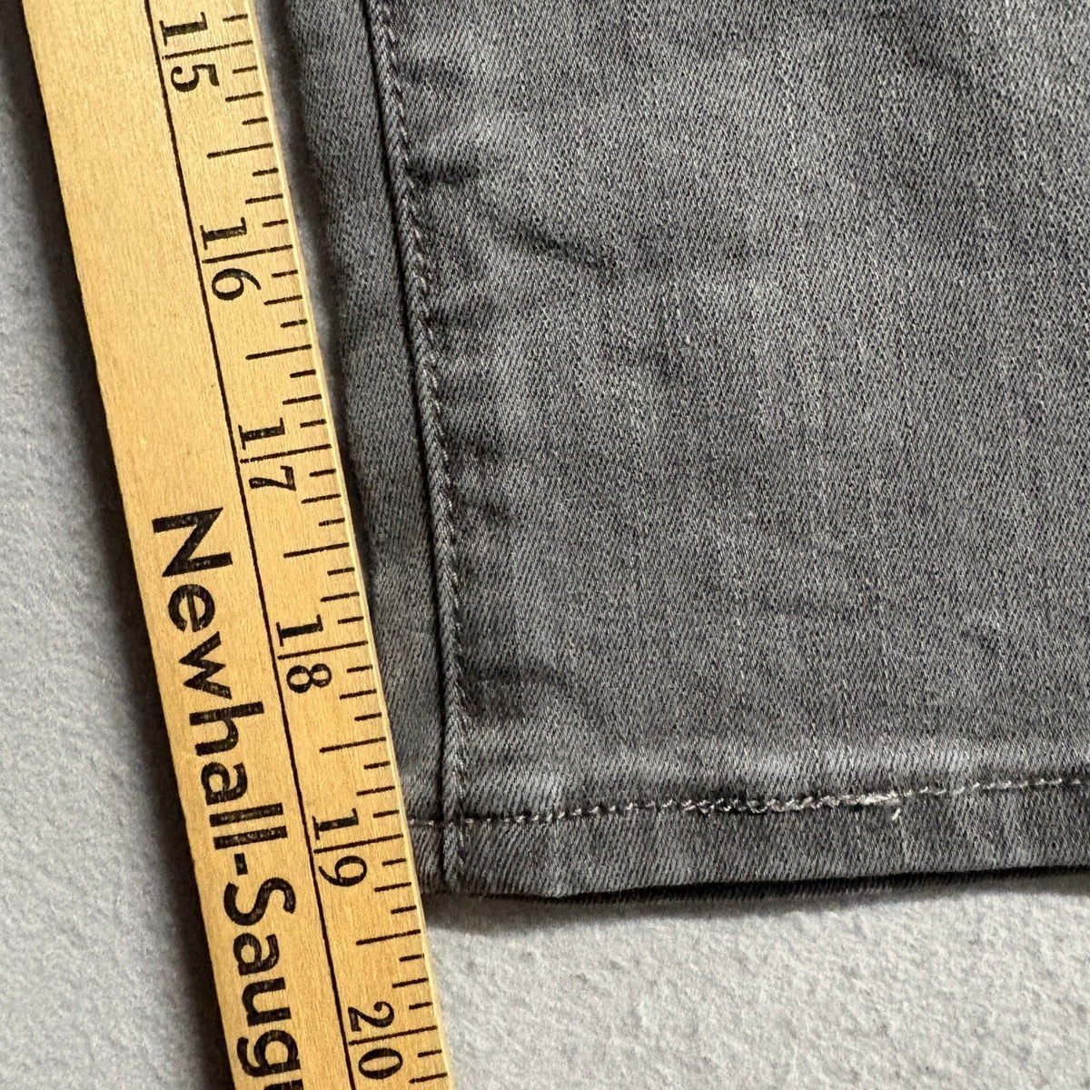NYDJ Curves 360 Womens Crop Jeans Size 12 Gray Denim Stretch Capri Pants