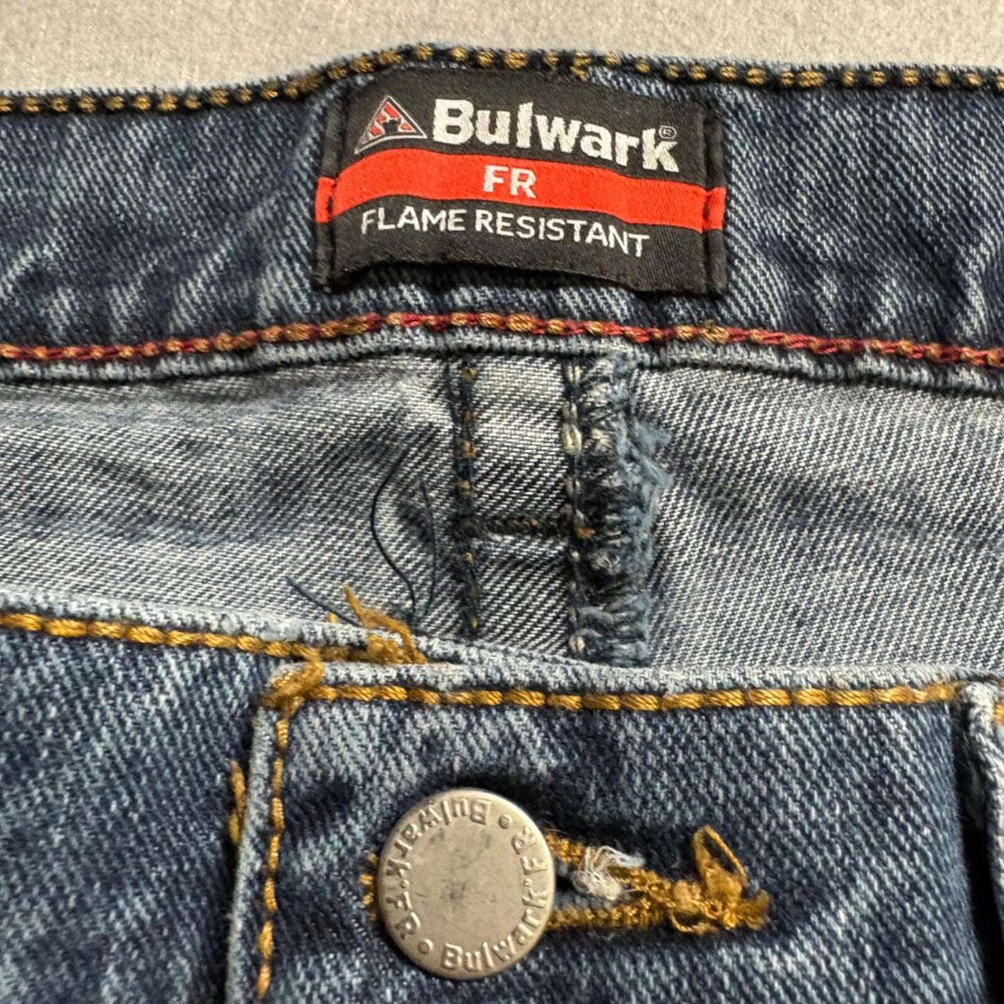 Bulwark FR Flame Resistant Jeans Mens 44x30 Blue Denim Work Pants NFPA 2112 CAT2