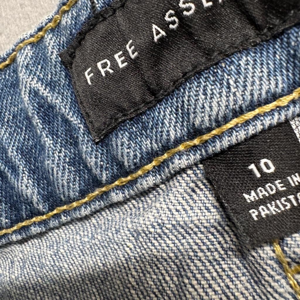 Free Assembly Distressed Straight Leg Jeans Womens Size 10 Blue Denim Raw Hem