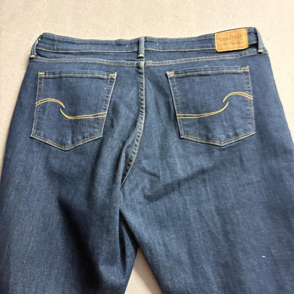 Signature by Levi Strauss Co Womens 16 W33 Mid Rise Bootcut Jeans Blue Stretch