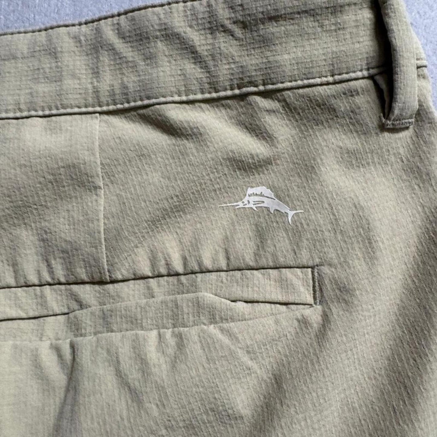 Tommy Bahama Mens 40 Chino Shorts Tan Beige Nylon Blend Stretch Golf Casual