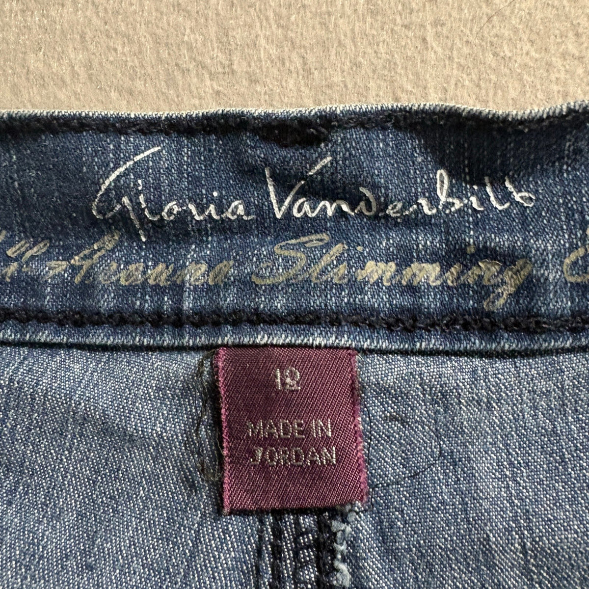 Gloria Vanderbilt Amanda Skimmer Denim Shorts Womens Size 12 Blue Jean Capris