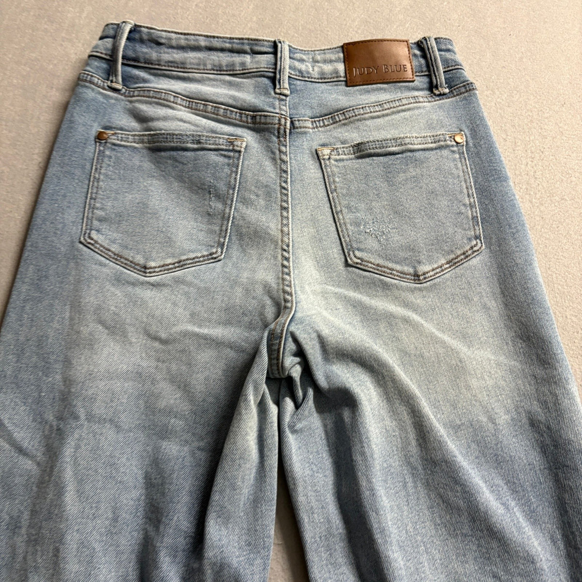 Judy Blue 90s Straight Leg Jeans Womens Size 1/25 Distressed Raw Hem Light Wash