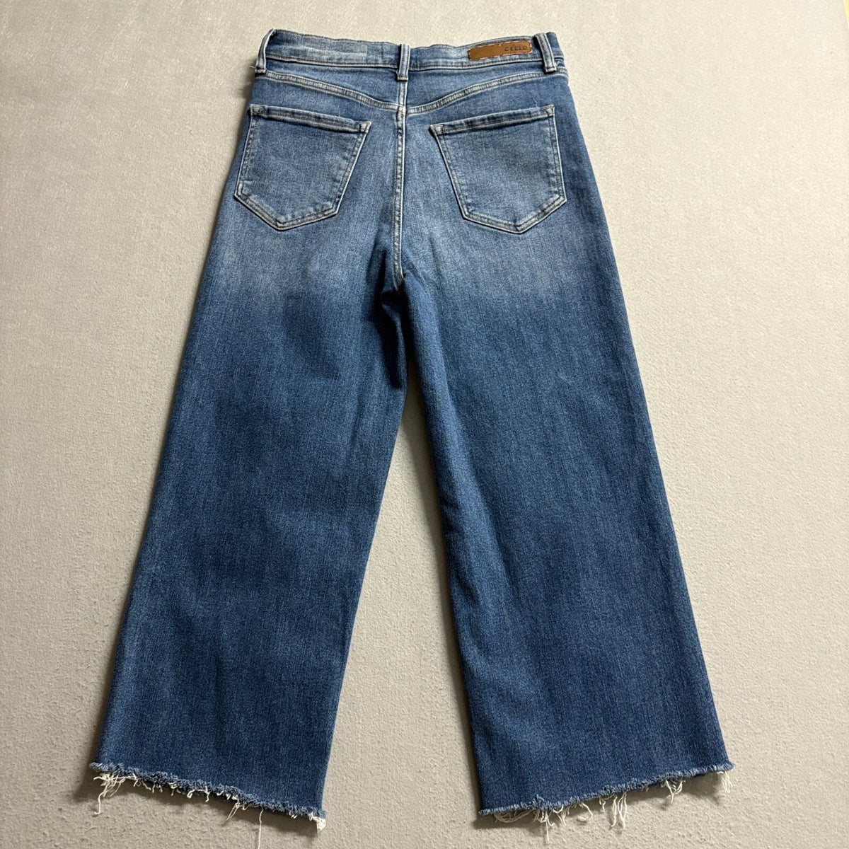 Cello Los Angeles High Rise Wide Leg Raw Hem Jeans Womens Size 11 Blue Stretch