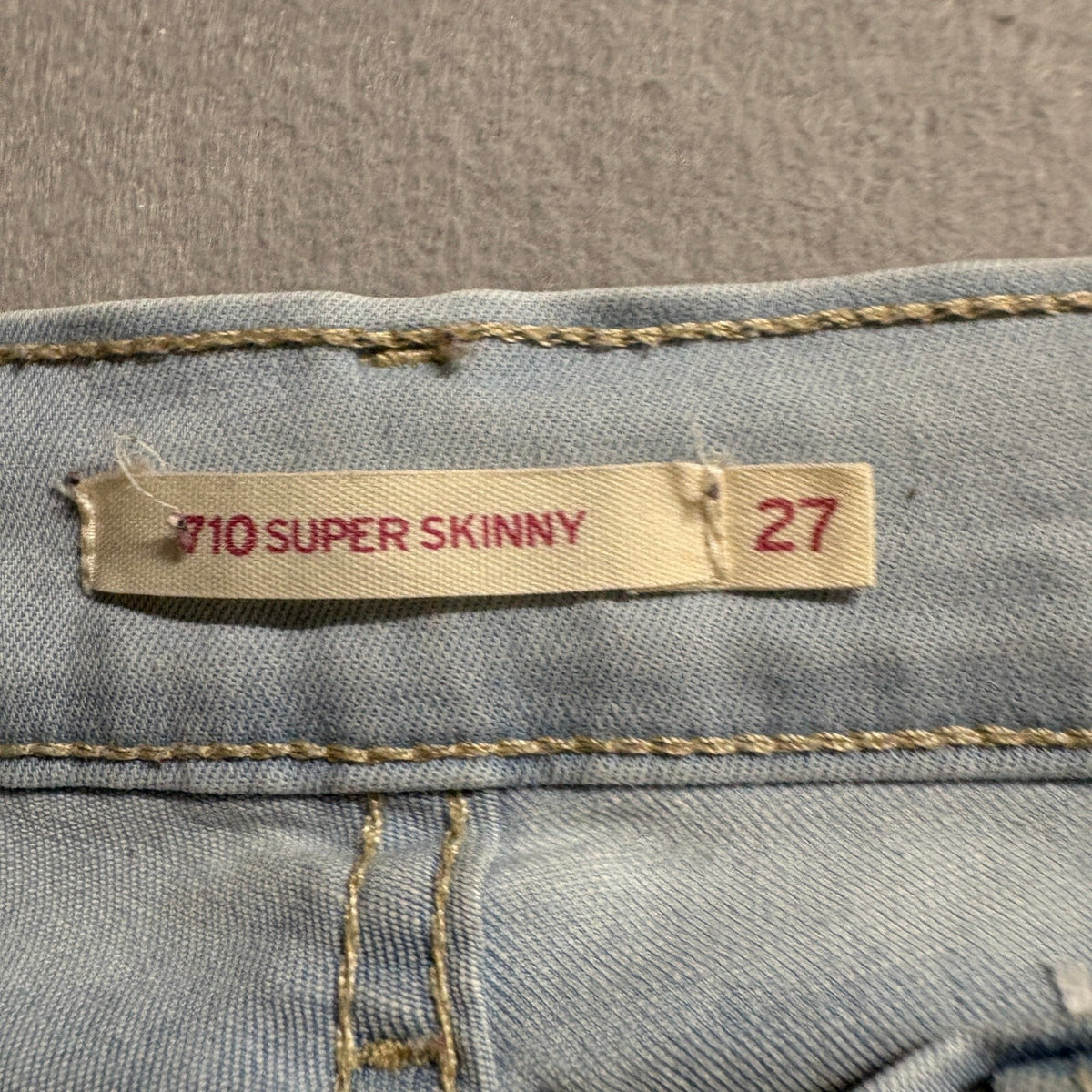 Levis 710 Super Skinny Jeans Womens 27 Light Wash Denim Stretch Blue