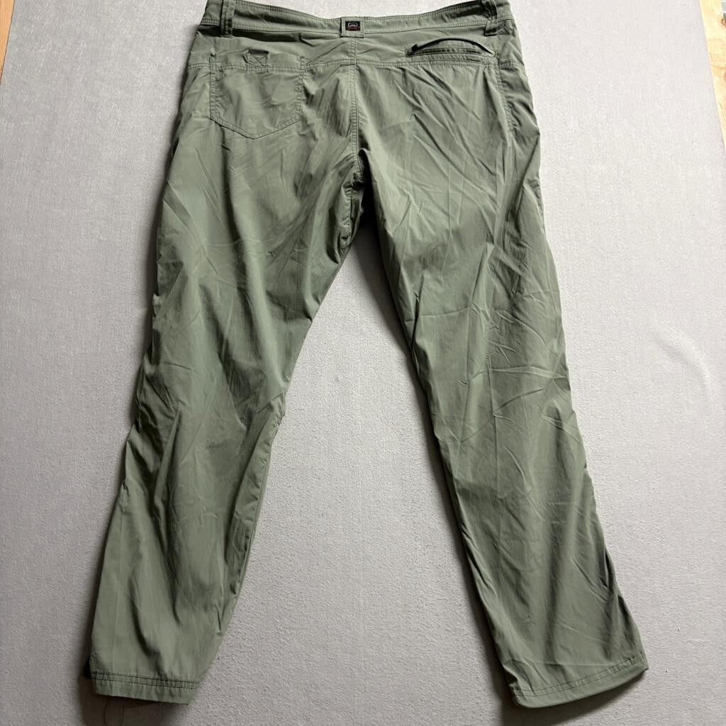 Wrangler ATG Mens 40x30 Green All Terrain Gear Nylon Stretch Hiking Pants