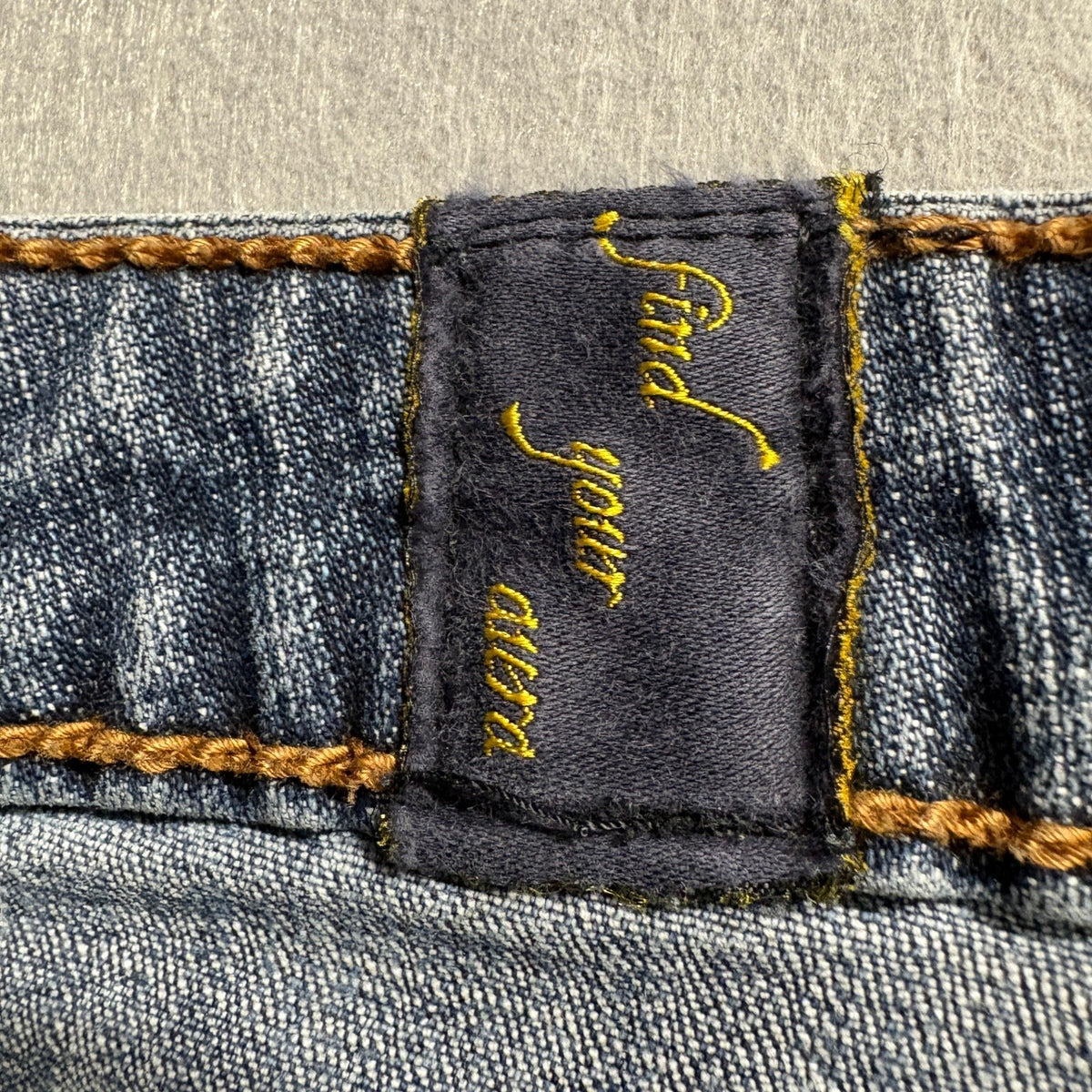 Aura From Wrangler Jeans Womens 16 AVG Blue Denim Straight Leg Embellished
