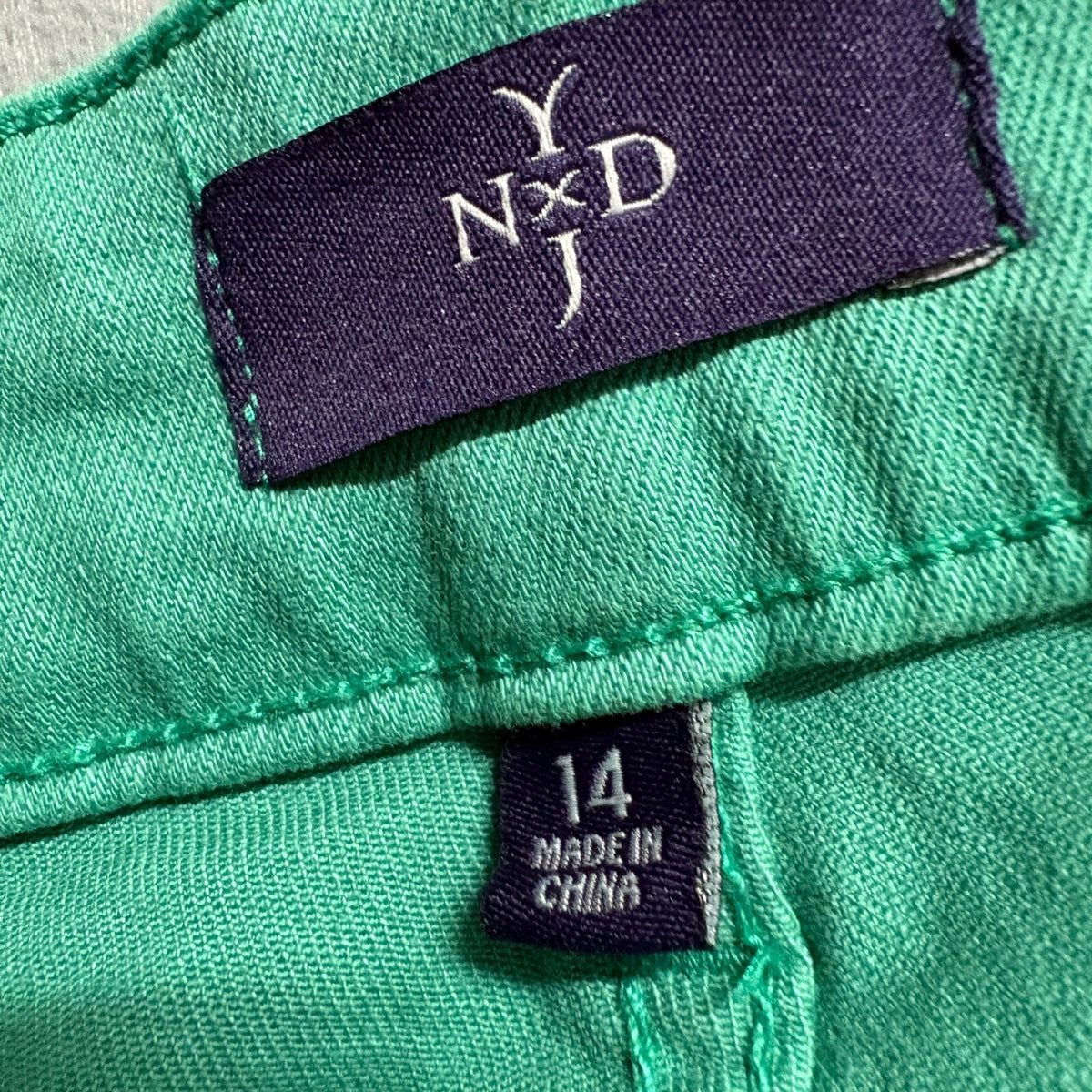 NYDJ Lift Tuck Crop Jeans Womens 14 Green Rhinestone Cuff Stretch Denim Capris