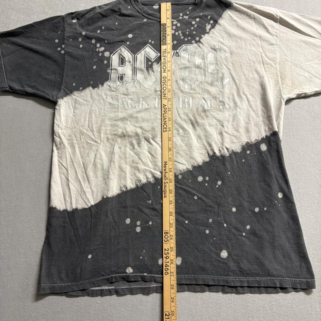 ACDC Back in Black Bleach Dye Graphic T-Shirt Mens Large Black White Band Tee