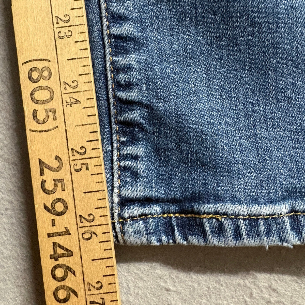 Levi's Premium 724 High Rise Straight Jeans Womens Size 29 Medium Wash Denim