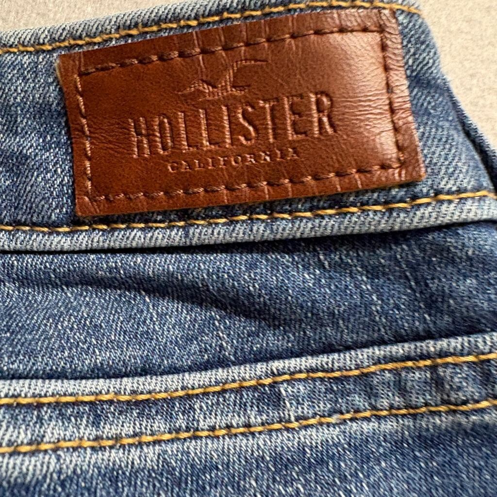 Hollister Low Rise Bootcut Jeans Womens 2R W26 Blue Soft Stretch Denim