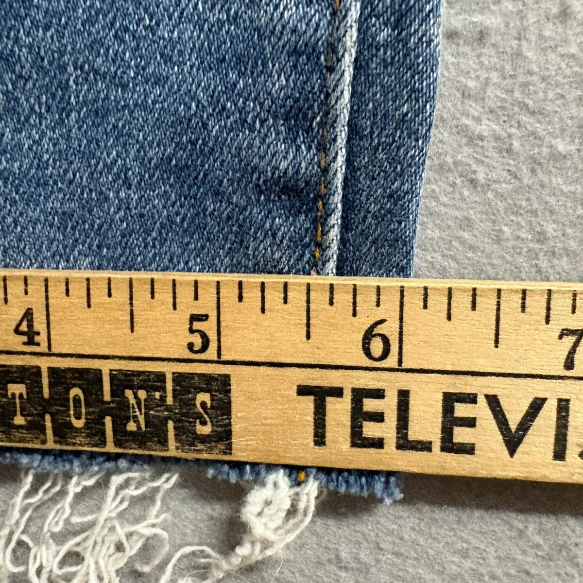 Forever 21 Distressed High Rise Jeans Womens Size 29 Blue Denim Frayed Hem