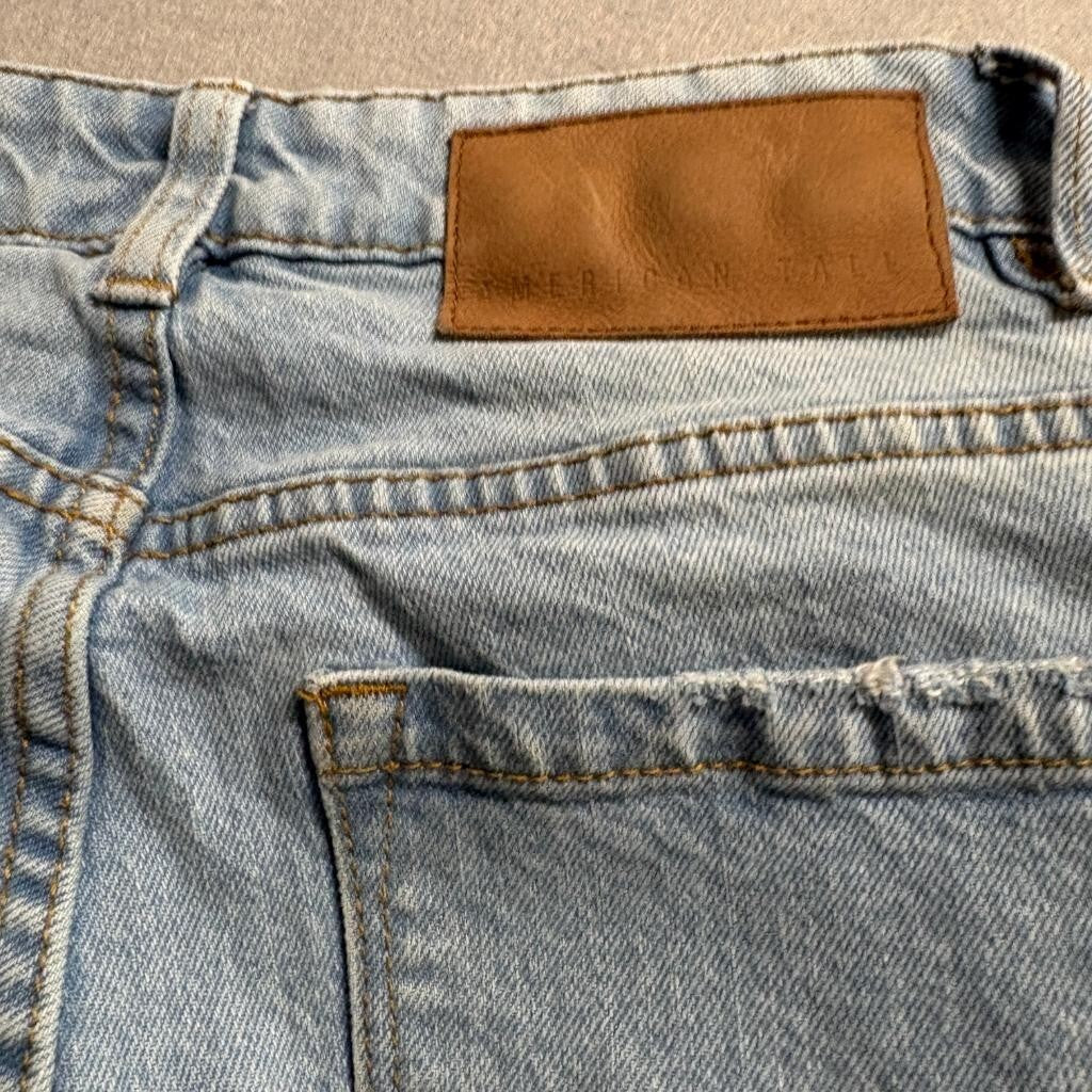 American Tall Milo Relaxed Tapered Jeans Womens 28 x 36 Light Salt Lake Wash