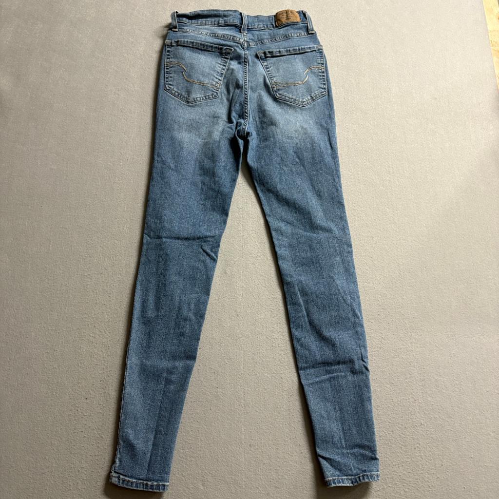 Signature by Levi Strauss Co Womens Ultra High Rise Jegging Jeans Size 5 W27