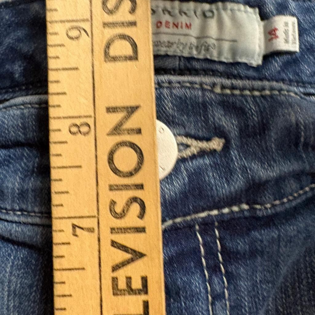 Torrid Denim Shorts Womens Plus Size 14 Blue Stretch Mid Rise Bermuda Jean