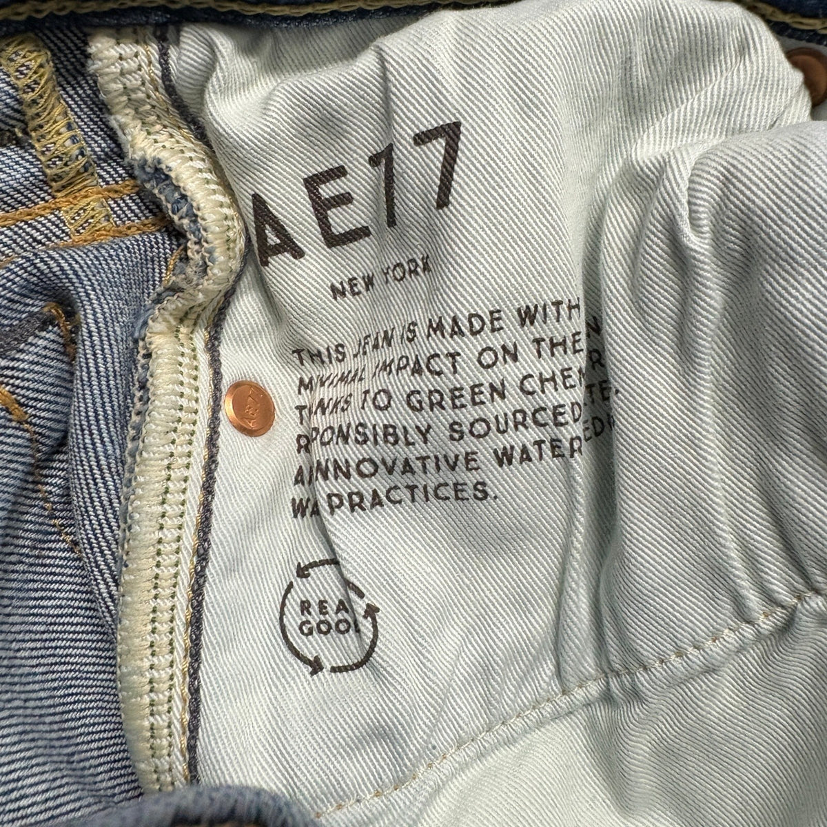AE77 American Eagle Straight Crop Jeans Womens Size 0 Blue Denim Button Fly Raw