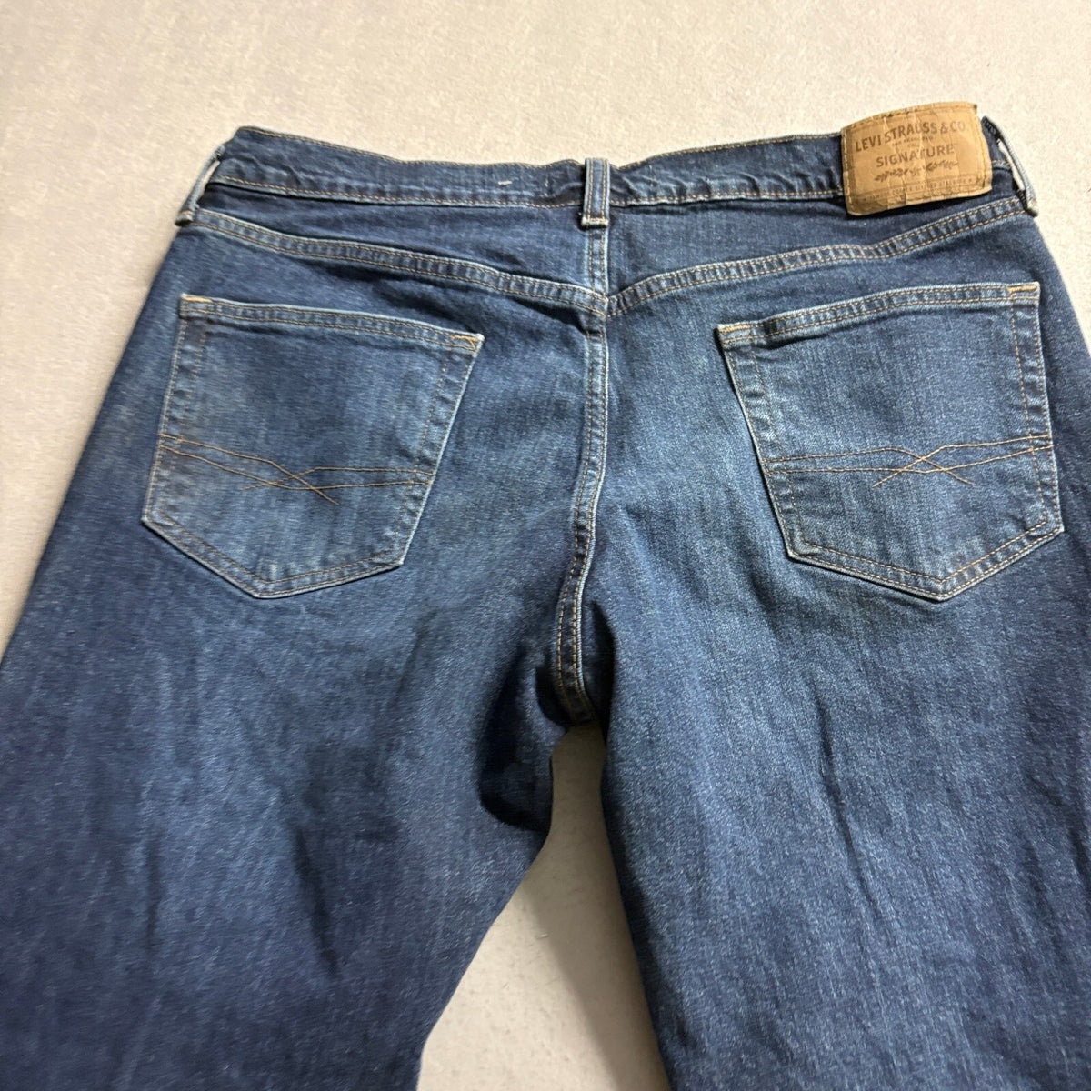Signature by Levi Strauss Co Mens 34x34 Relaxed Fit Blue Jeans Dark Wash