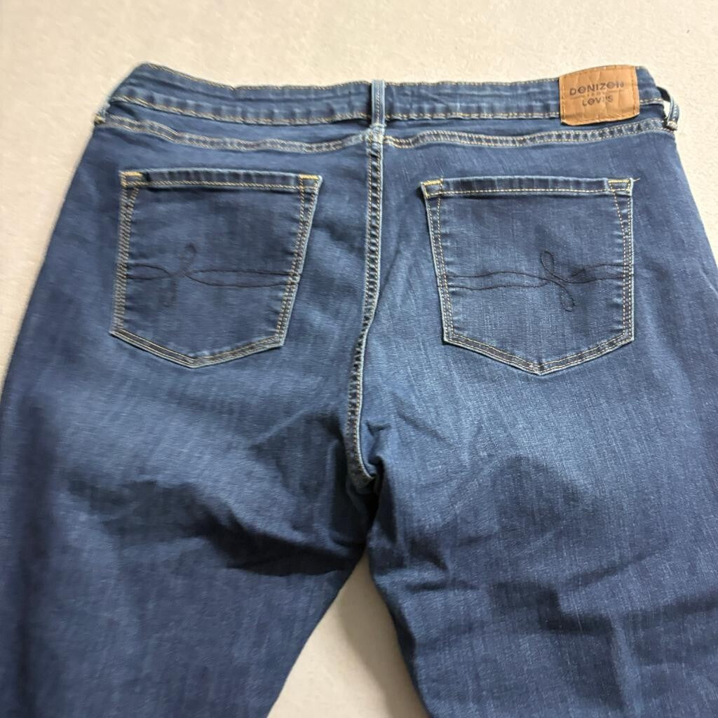 Denizen from Levis Womens 16S Blue Mid Rise Bootcut Jeans Stretch W33 L28