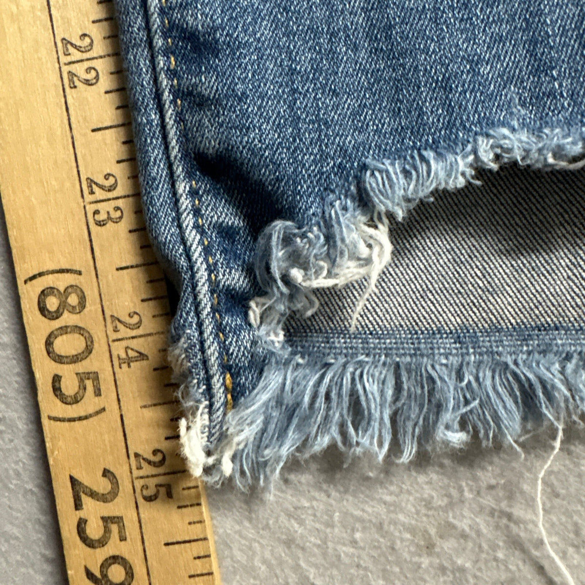Levi's Premium 724 High Rise Straight Jeans Womens 24 Distressed Raw Cut Hem