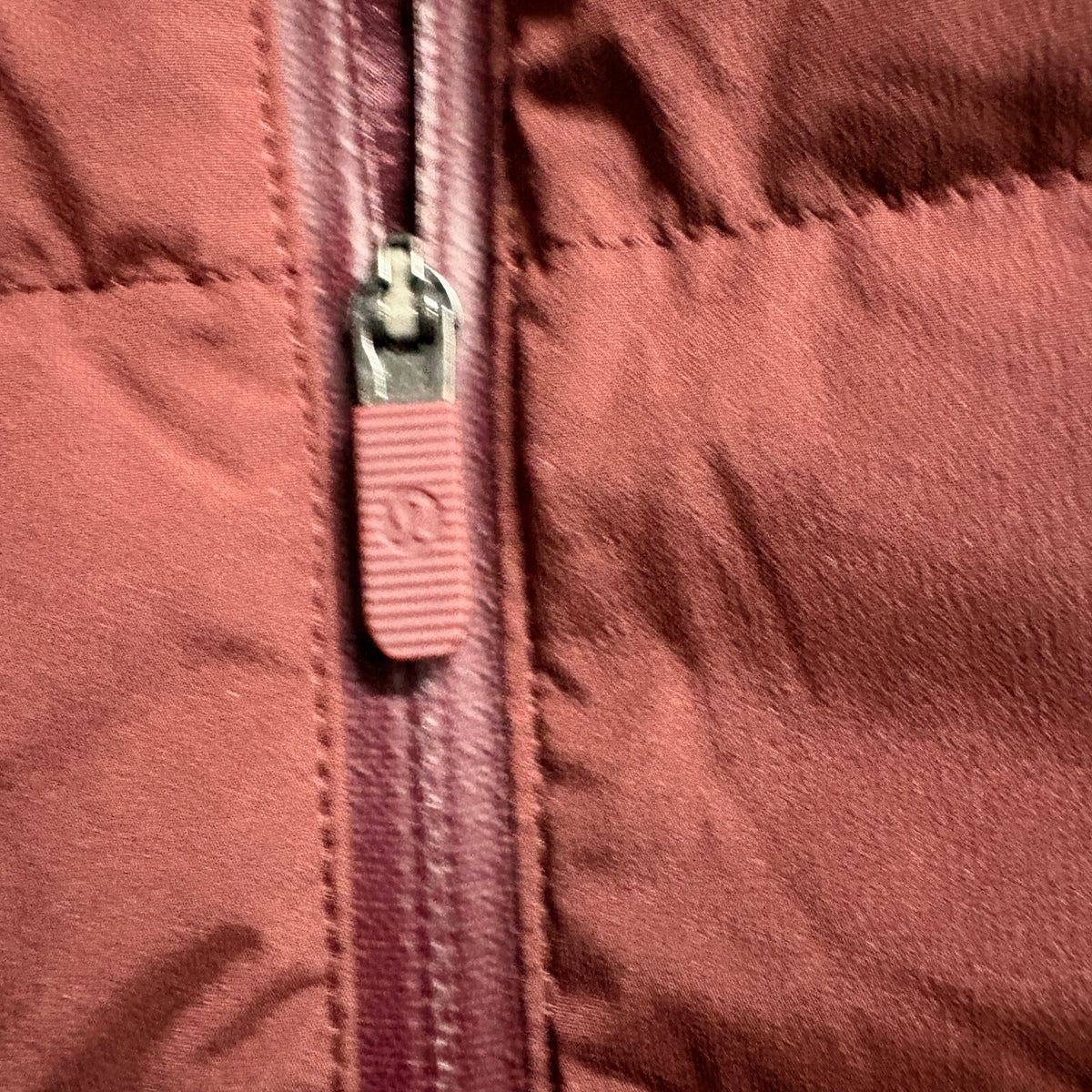 Lululemon Down Vest Womens Size 8 Burgundy Red Goose Down Quilted Puffer Running