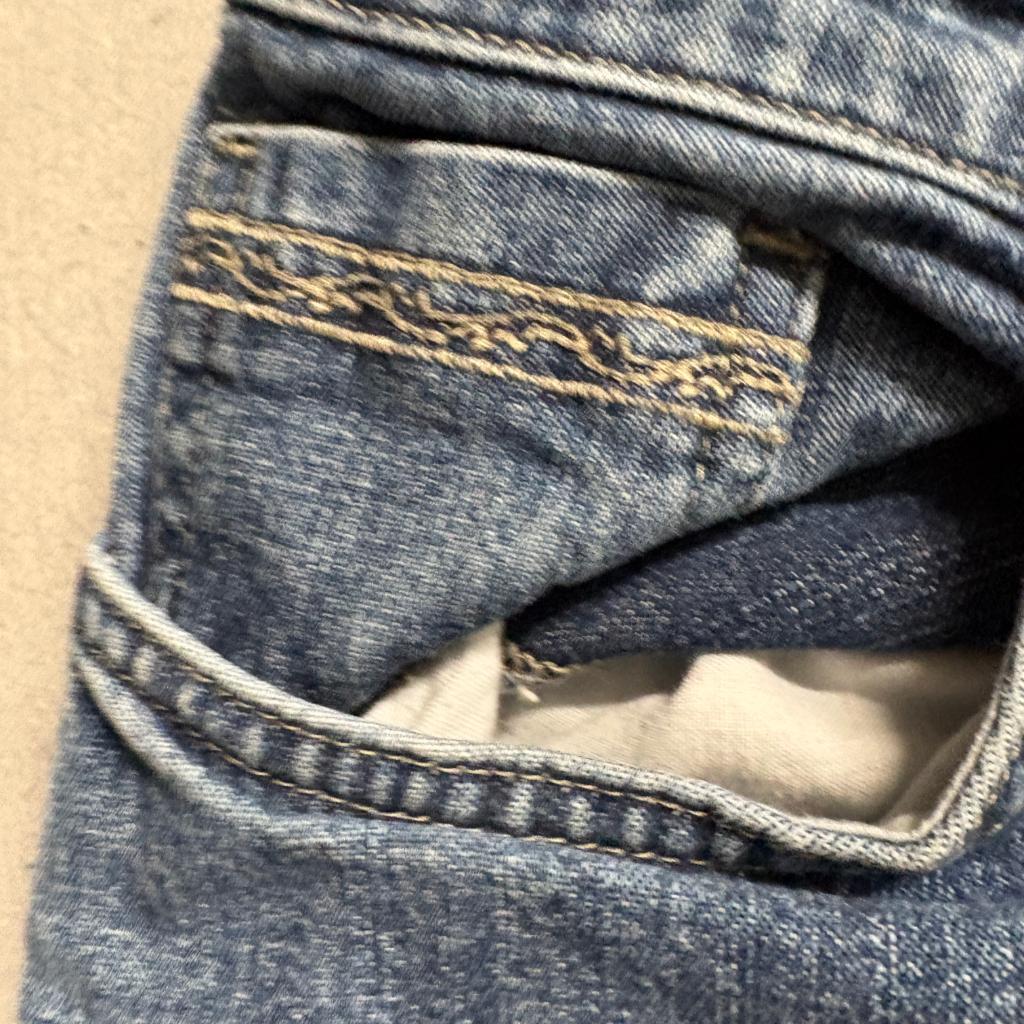 Lee Crop Jeans Womens 14M Blue Denim Embroidered Hem Mid Rise Capris Stretch