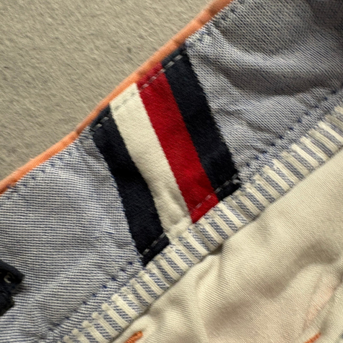 Tommy Hilfiger Mens Chino Shorts Size 32 Coral Peach Pink Flat Front Stretch