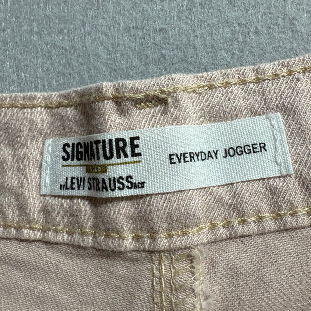 Signature by Levi Strauss Women 10 W30 Everyday Jogger Pants Pink Cotton Utility