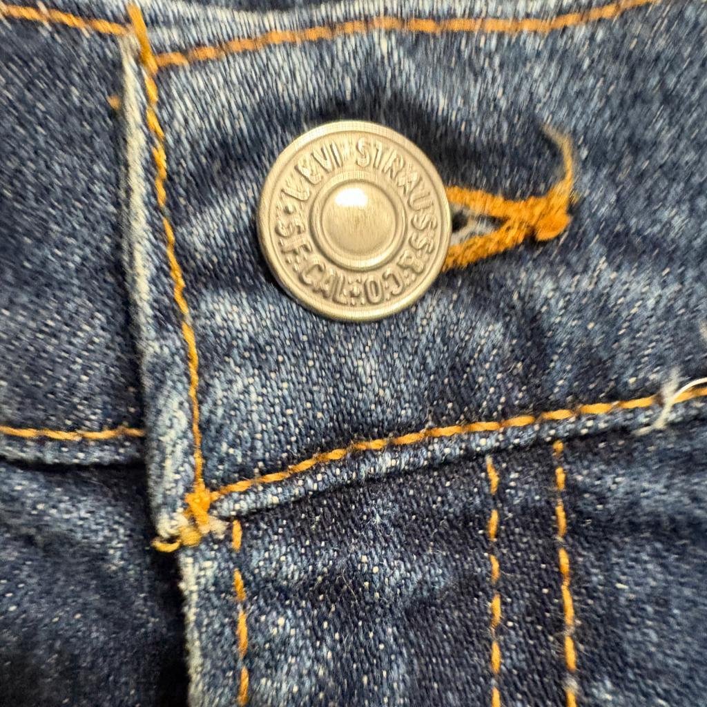 Vintage Levis 550 Womens Jeans Size 6 M Pet Relaxed Fit Tapered Leg Made in USA