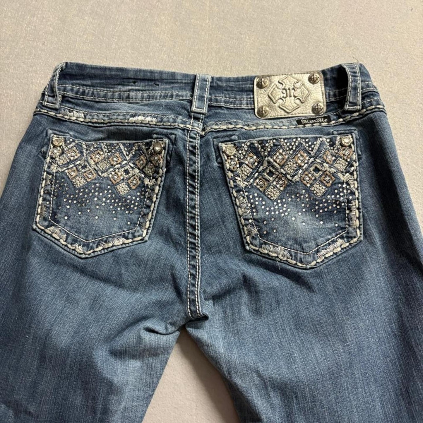 Miss Me Mid Rise Easy Cropped Jeans Womens 29 Blue Denim Embellished Rhinestone