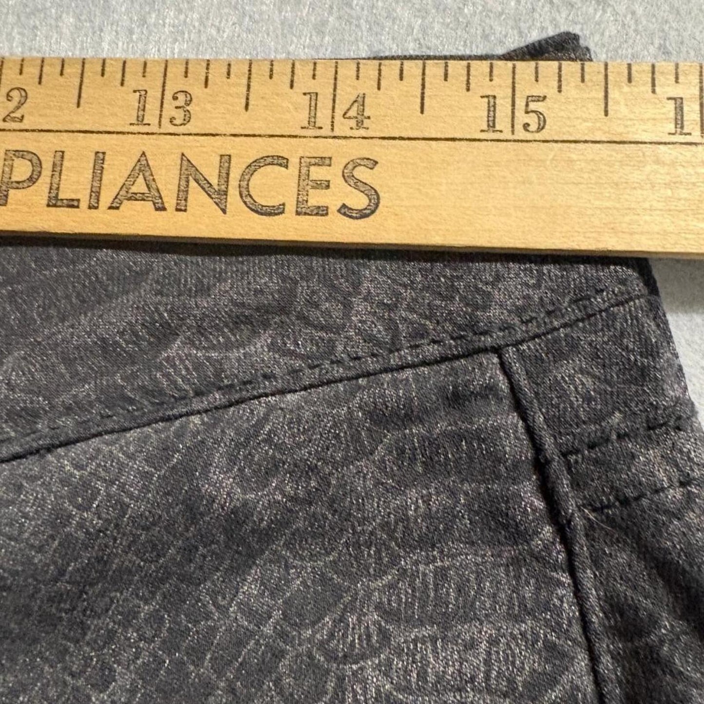 NYDJ Straight Leg Jeans Womens 10 Black Gray Snakeskin Print Stretch Made in USA