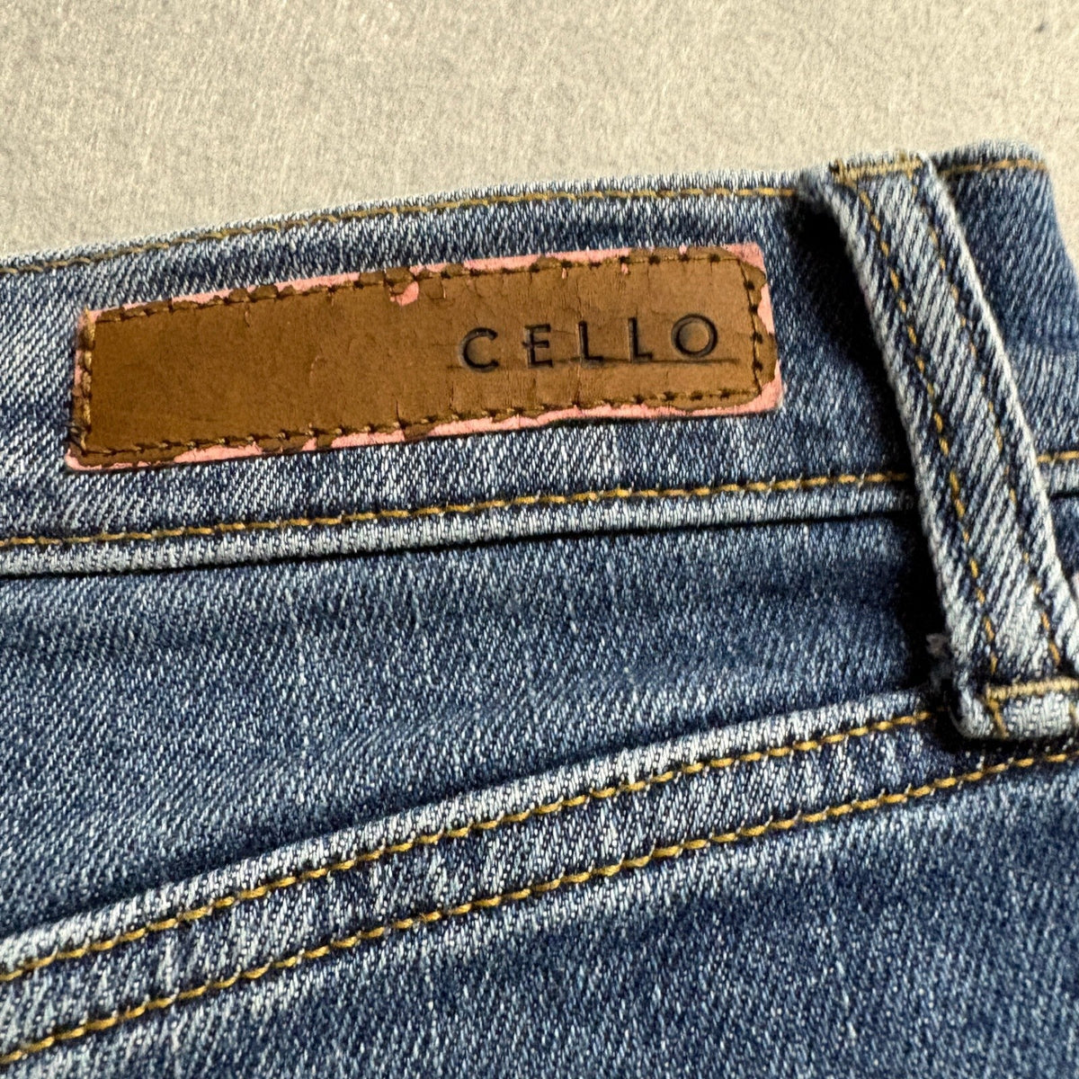 Cello Los Angeles High Rise Wide Leg Raw Hem Jeans Womens Size 11 Blue Stretch