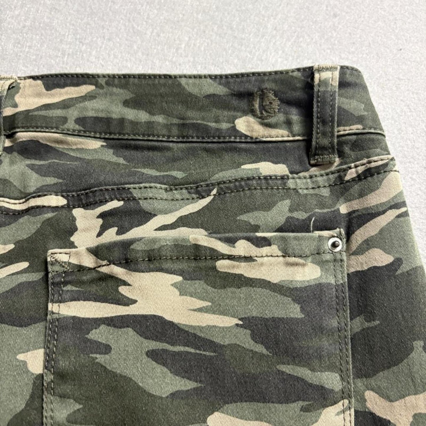 Kensie Jeans Womens 10/30 Camouflage Skinny Stretch Camo Pants Green