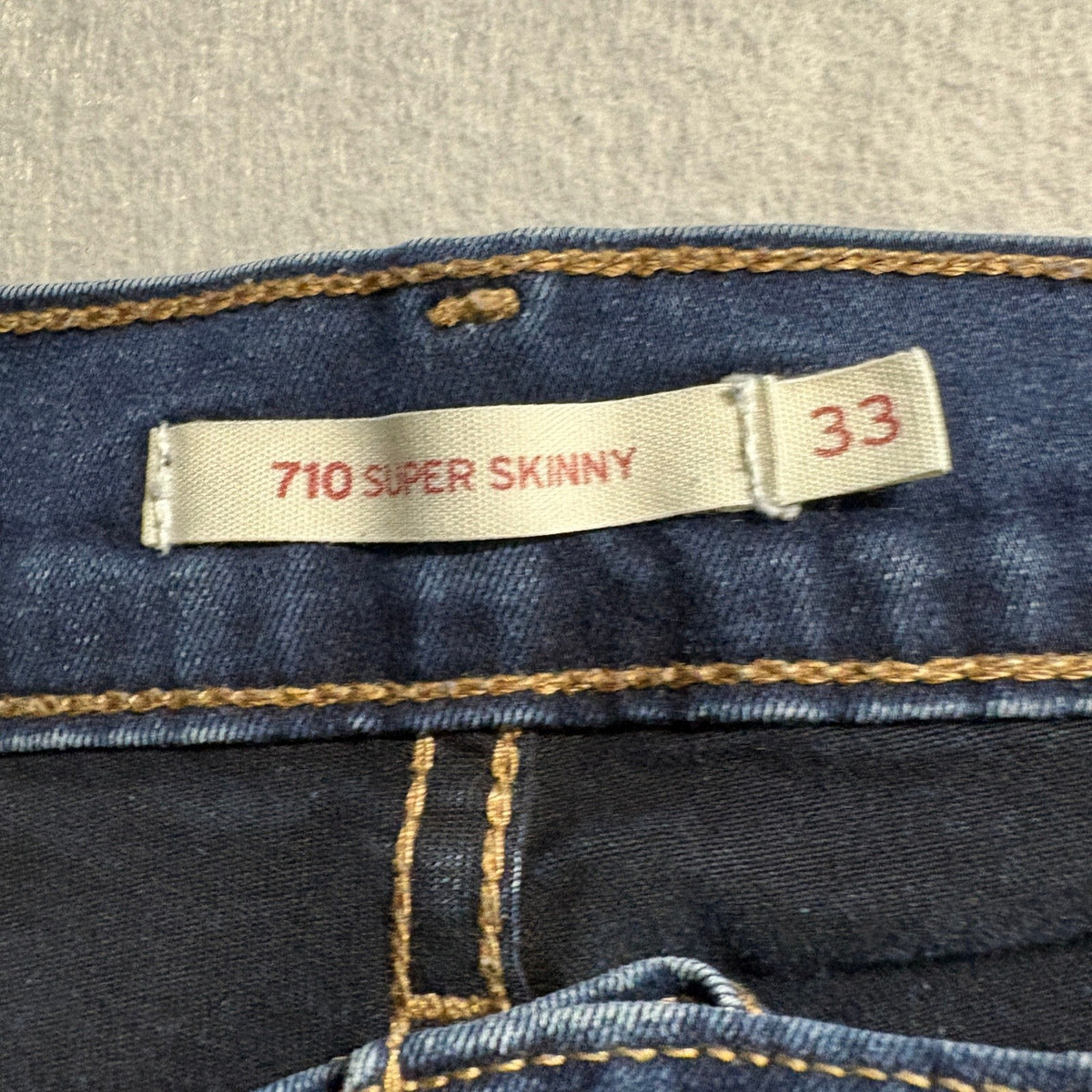 Levi's 710 Super Skinny Jeans Women Size 33 W33 L30 Dark Wash Blue Denim Stretch