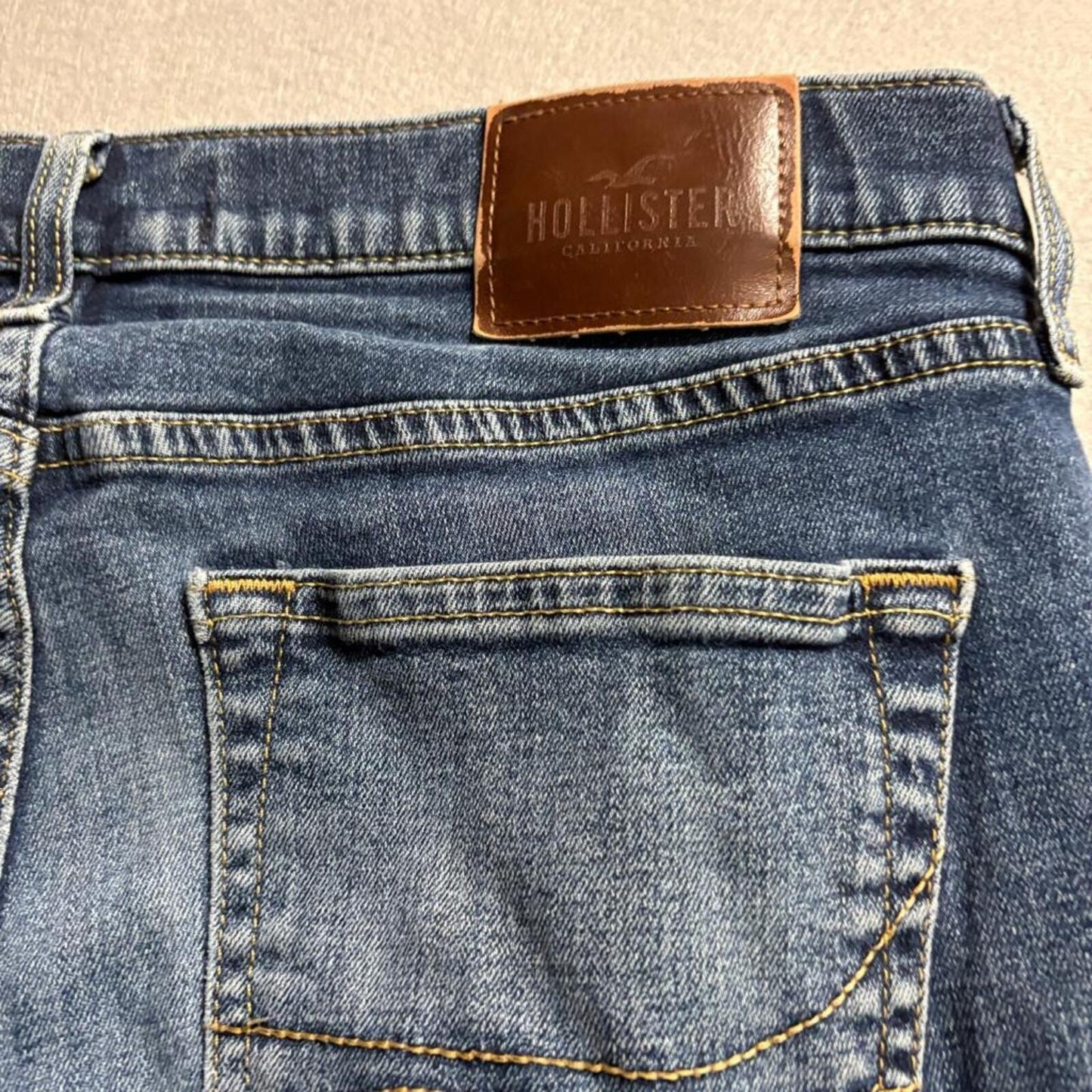 Hollister Epic Flex Slim Straight Jeans Mens 34x30 Medium Wash Stretch Denim