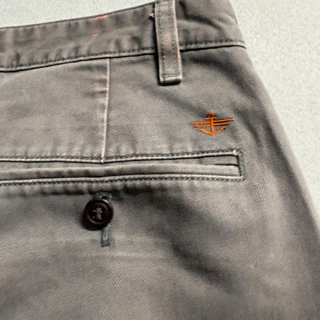 Dockers Pacific Collection Modern Khaki Pants Mens 31x32 Gray 100% Cotton Chino
