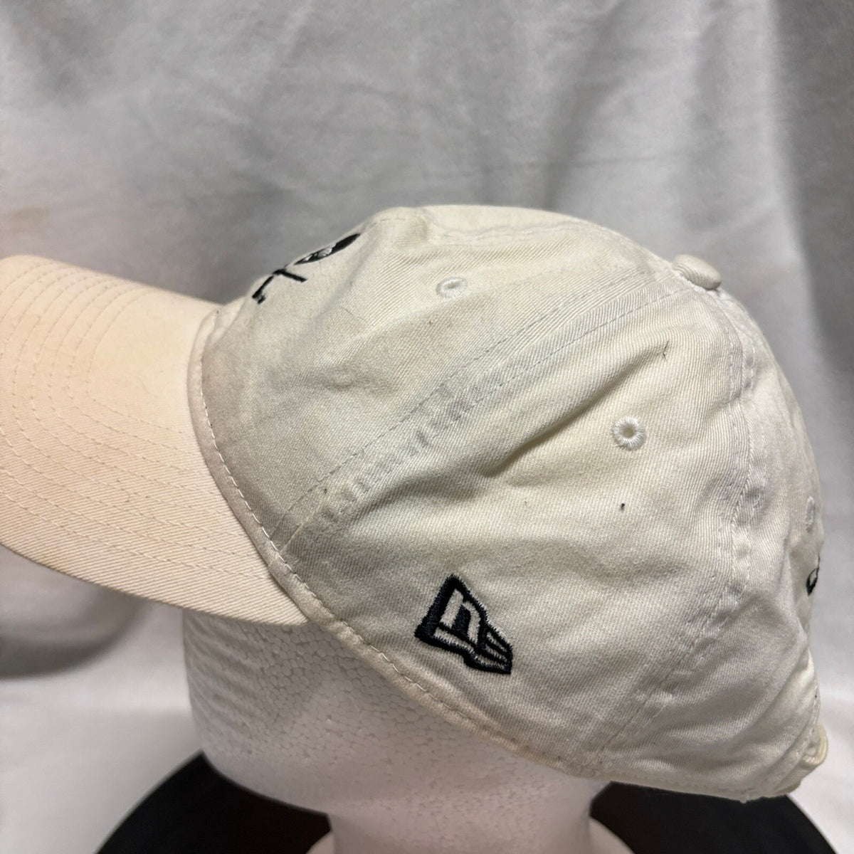 LA Kings New Era 9TWENTY Adjustable Hat Cream White Hockey Skull Crossbones Cap - Photo 5