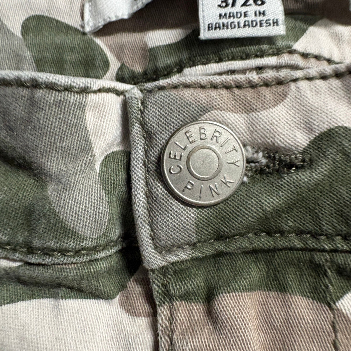 Celebrity Pink Womens Camo Cargo Pants Size 3/26 Green Camouflage Wide Leg