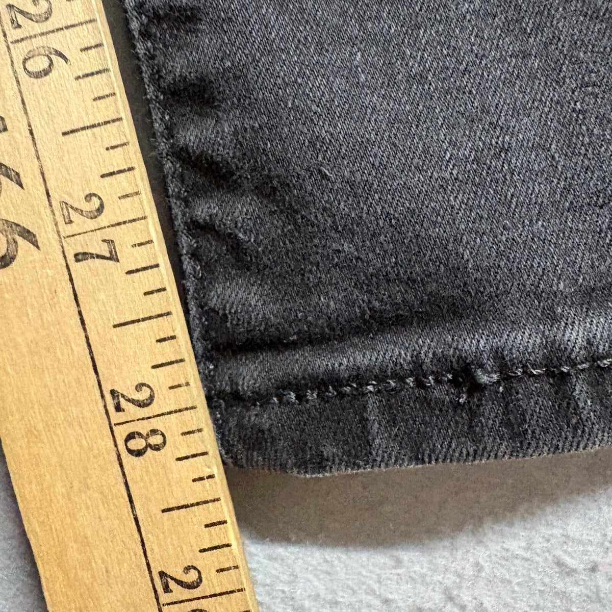 Levi's 311 Shaping Skinny Jeans Womens W28 L30 Black Denim Mid Rise Stretch