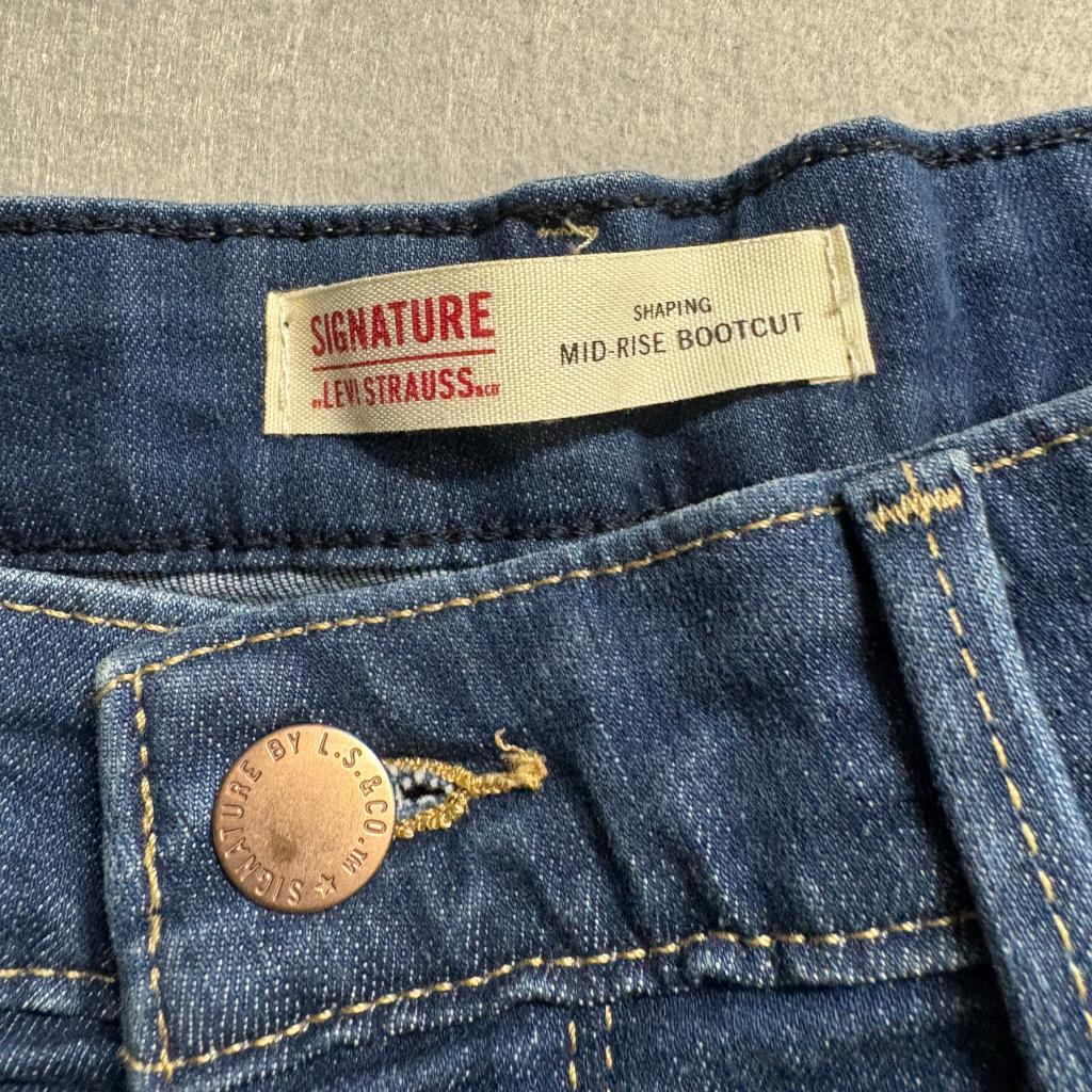 Signature by Levi Strauss Co Womens 16 Mid Rise Bootcut Jeans Blue Stretch W33