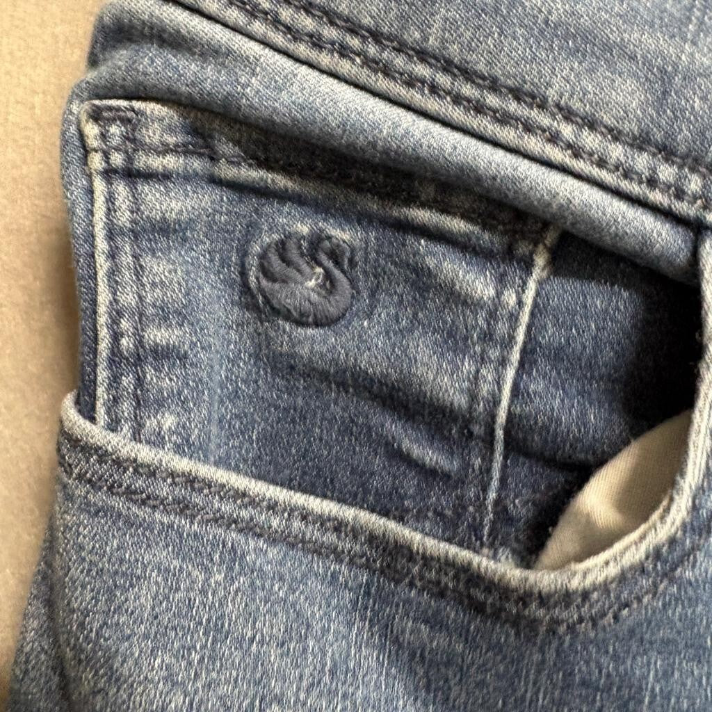 Gloria Vanderbilt Amanda Pull On Jeans Womens Size 8 Blue Denim Stretch Straight