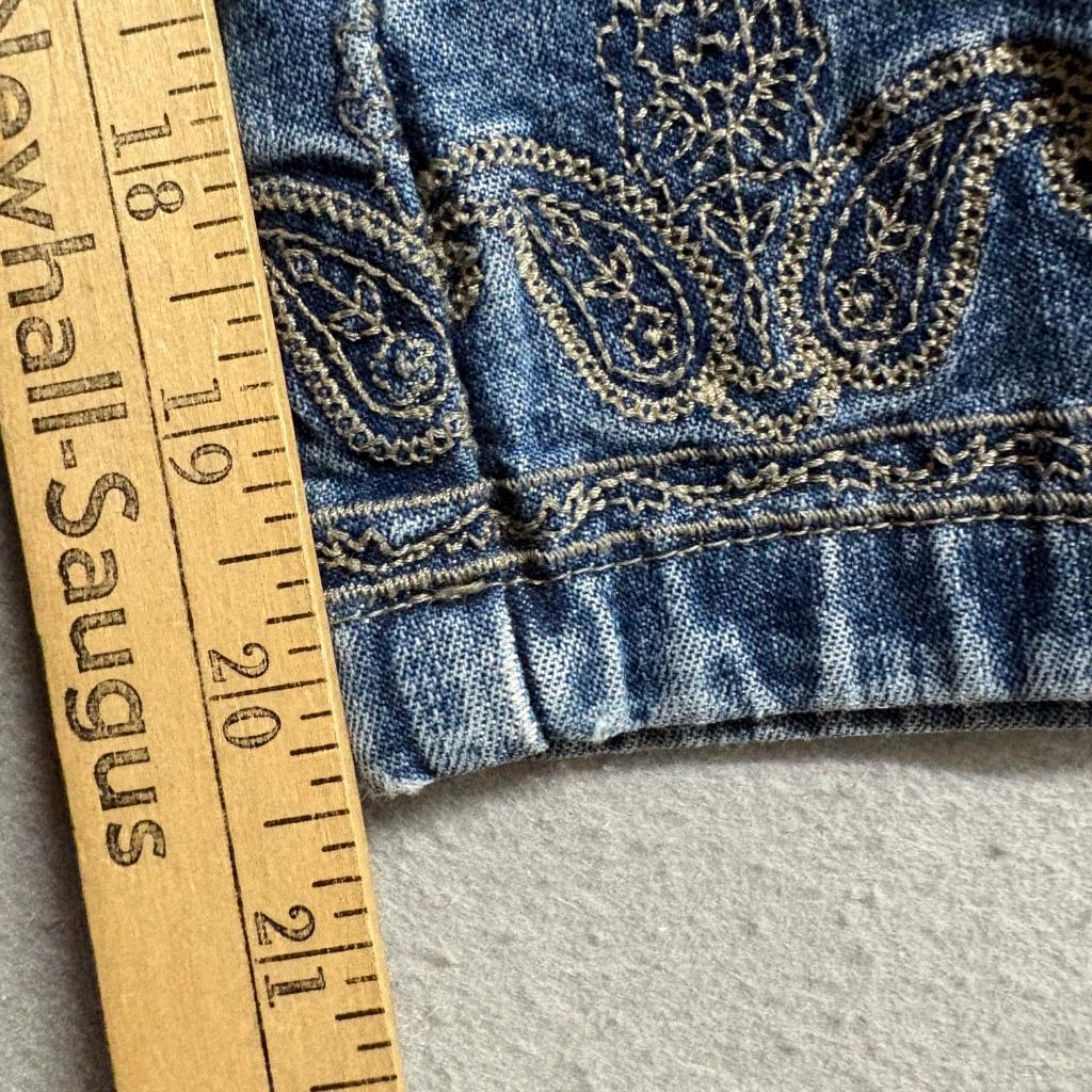 Lee Crop Jeans Womens 14M Blue Denim Embroidered Hem Mid Rise Capris Stretch