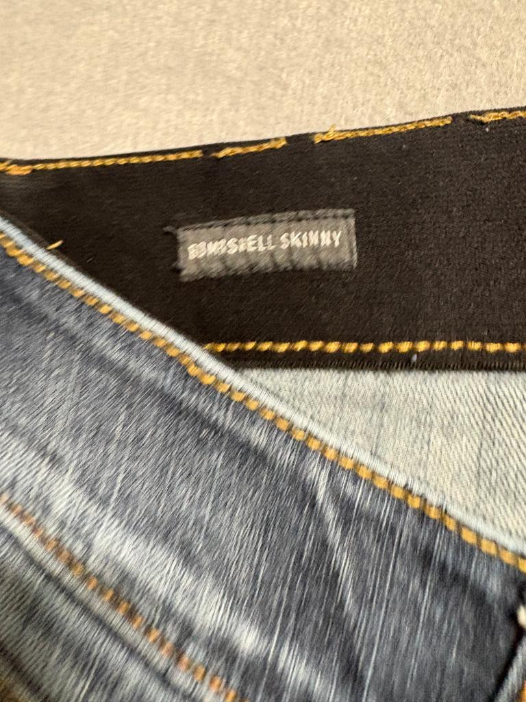 Torrid Premium Bombshell Skinny Jeans Womens 18R Medium Wash Stretch Denim Plus