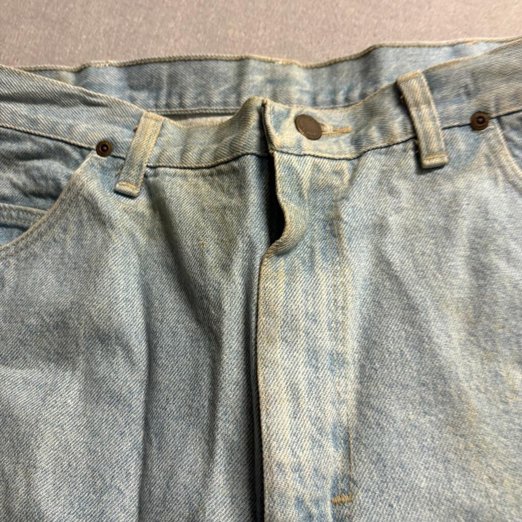 Vintage Wrangler Authentics Jeans Mens 36x32 Made in USA Light Wash Denim