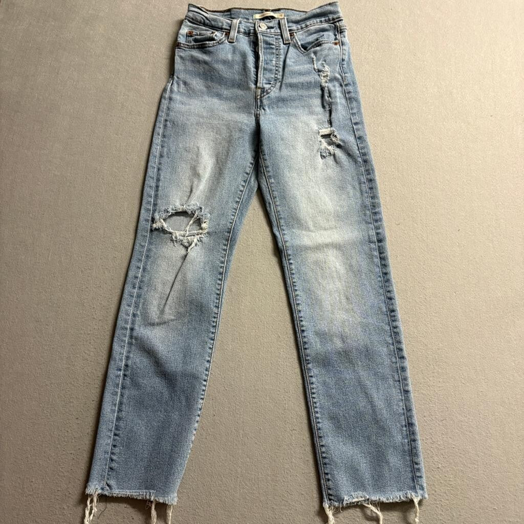 Levis Wedgie Straight Jeans Womens 26 Light Wash Distressed Raw Hem Denim