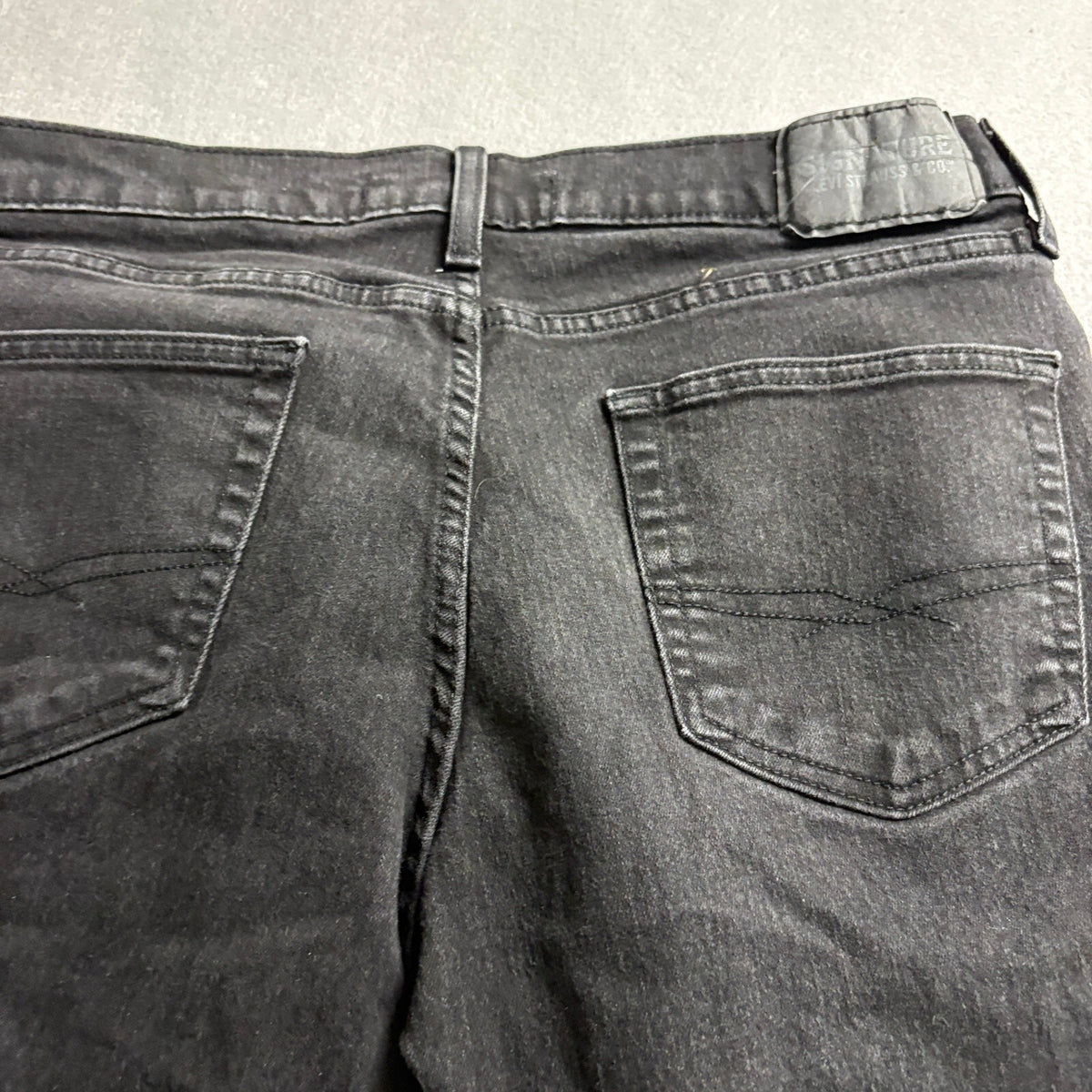 Signature by Levi Strauss Co Mens S37 Slim Jeans Black Denim 32x28
