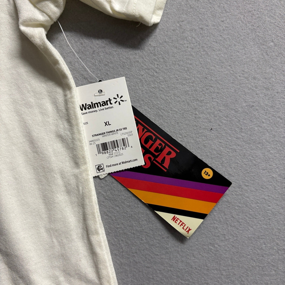 Stranger Things T-Shirt Mens XL Cream White Graphic Tee Netflix 1983 Kids Bikes
