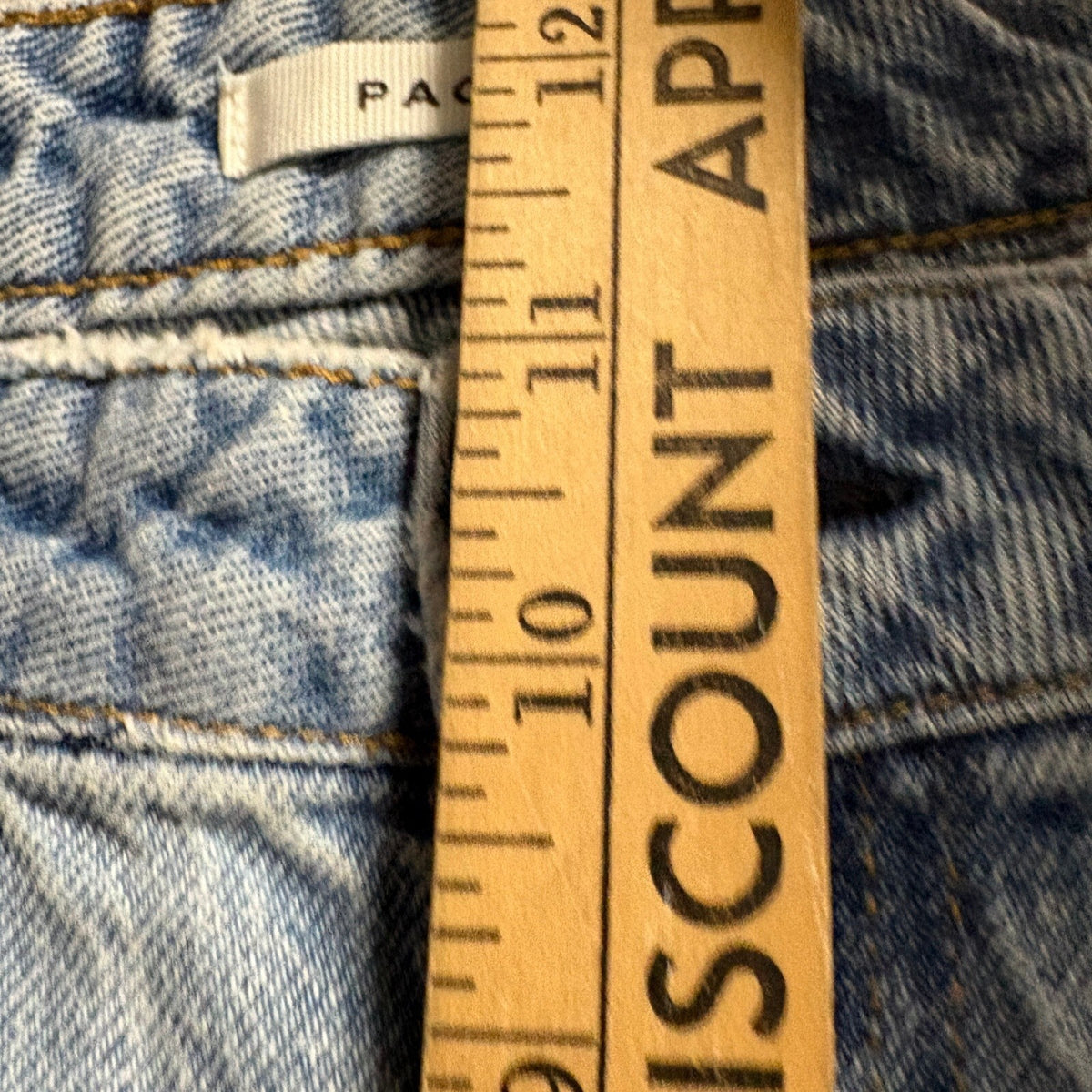 PacSun Mom Jeans Size 28 Light Wash High Rise Straight Leg 100% Cotton Denim