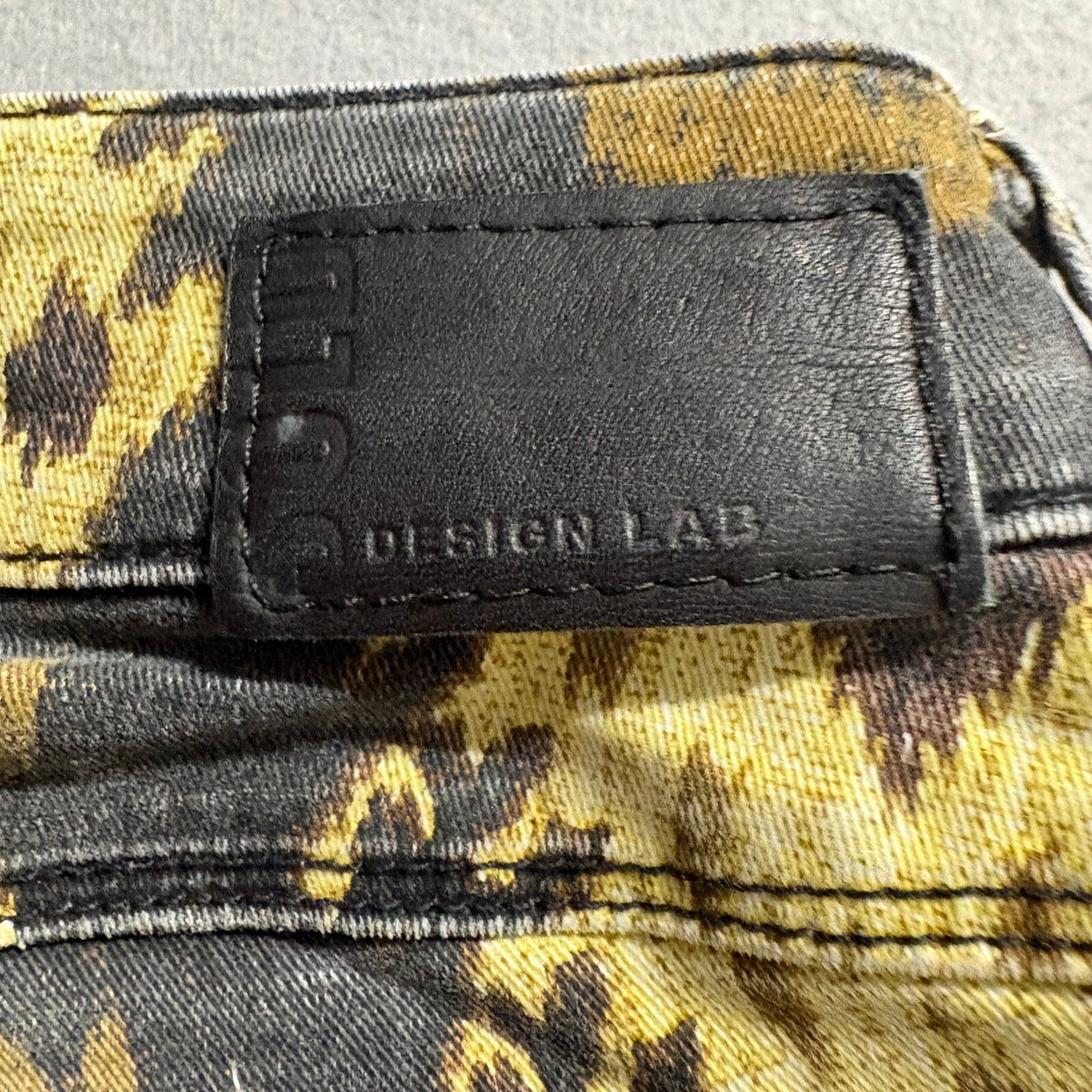 SOLD Design Lab Womens Soho Super Skinny Jeans Size 27 Ikat Print Yellow Black